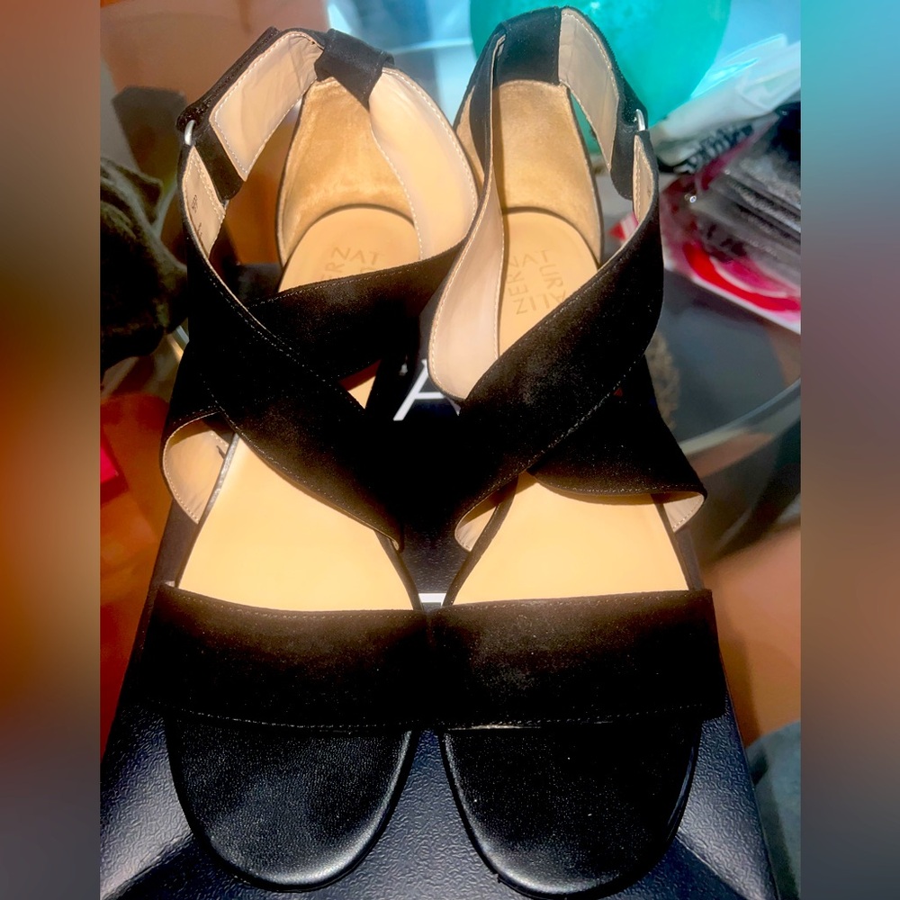 Lightly worn strapping low heel sandal size 10